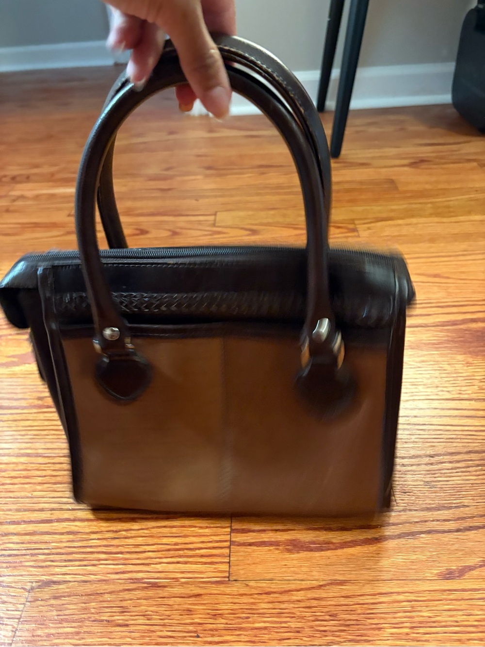 Brighton Brown Two-Tone Leather Shoulder Bag - Picture 3 of 8